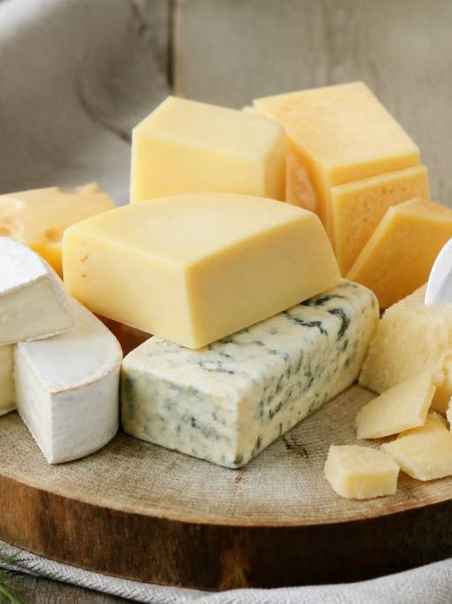 40 fromages listeria : quels sont les produits concernés et comment réagir
