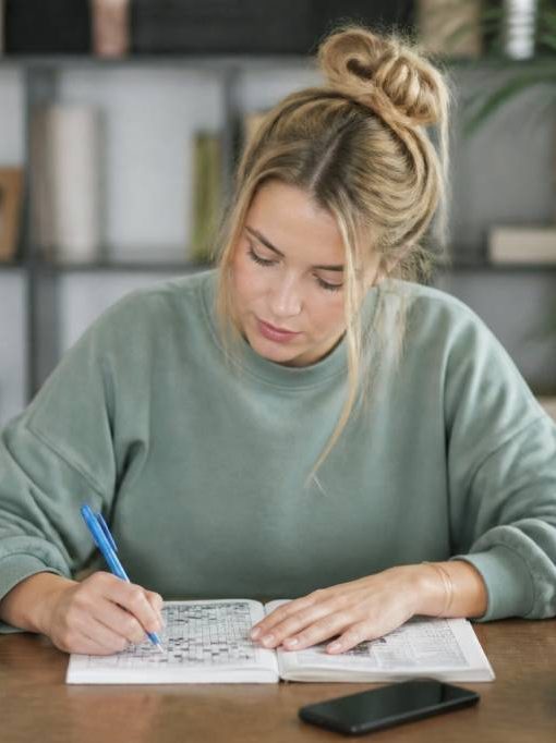 Mots fléchés télé 7 jeux : astuces pour réussir vos grilles