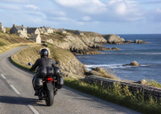 Road trip moto Bretagne : itinéraire incontournable entre côtes sauvages et villages bretons
