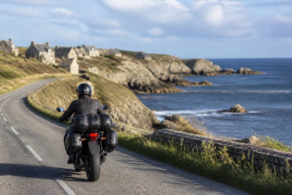 Road trip moto Bretagne : itinéraire incontournable entre côtes sauvages et villages bretons