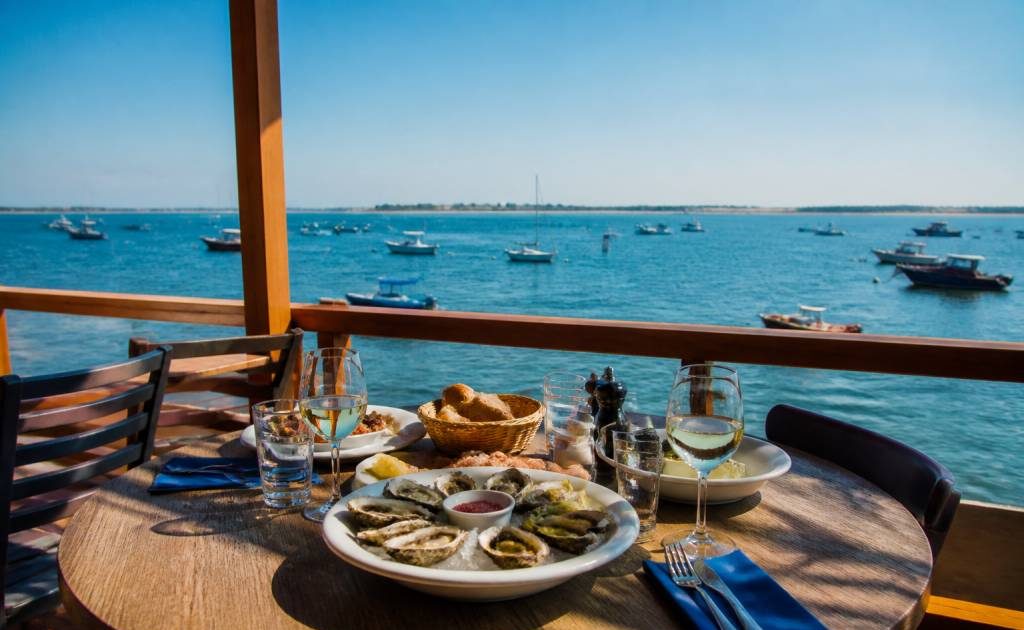 Bon restaurant Arcachon : nos meilleures adresses pour se régaler au bord du bassin