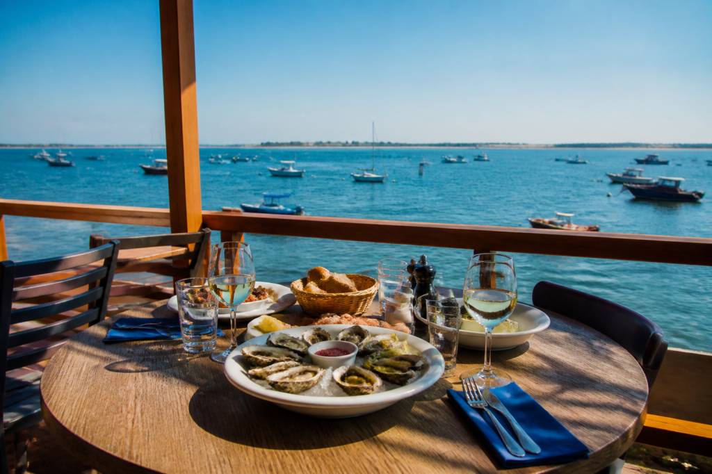 Bon restaurant Arcachon : nos meilleures adresses pour se régaler au bord du bassin