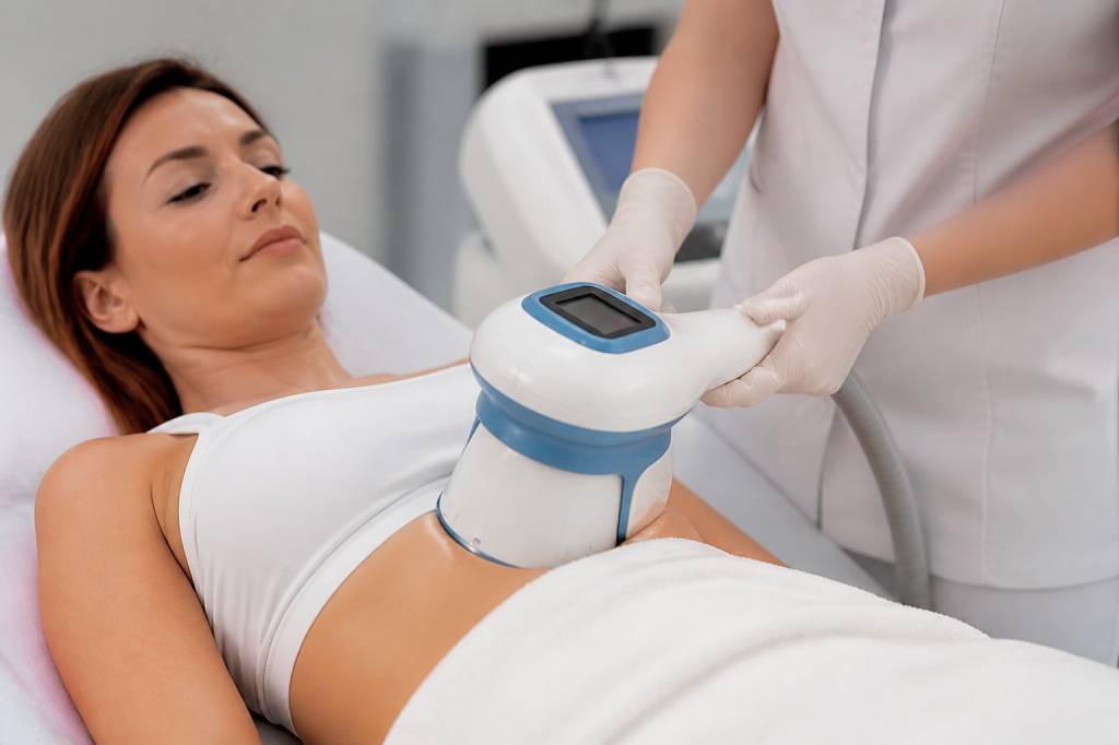 Cryolipolyse ventre : avis avant/après, résultats et conseils
