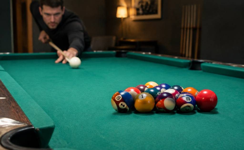 Découvrir le 8 ball billiards et ses règles essentielles