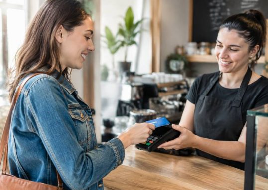 Frais de carte bancaire pour les commerçants : comment les réduire ?
