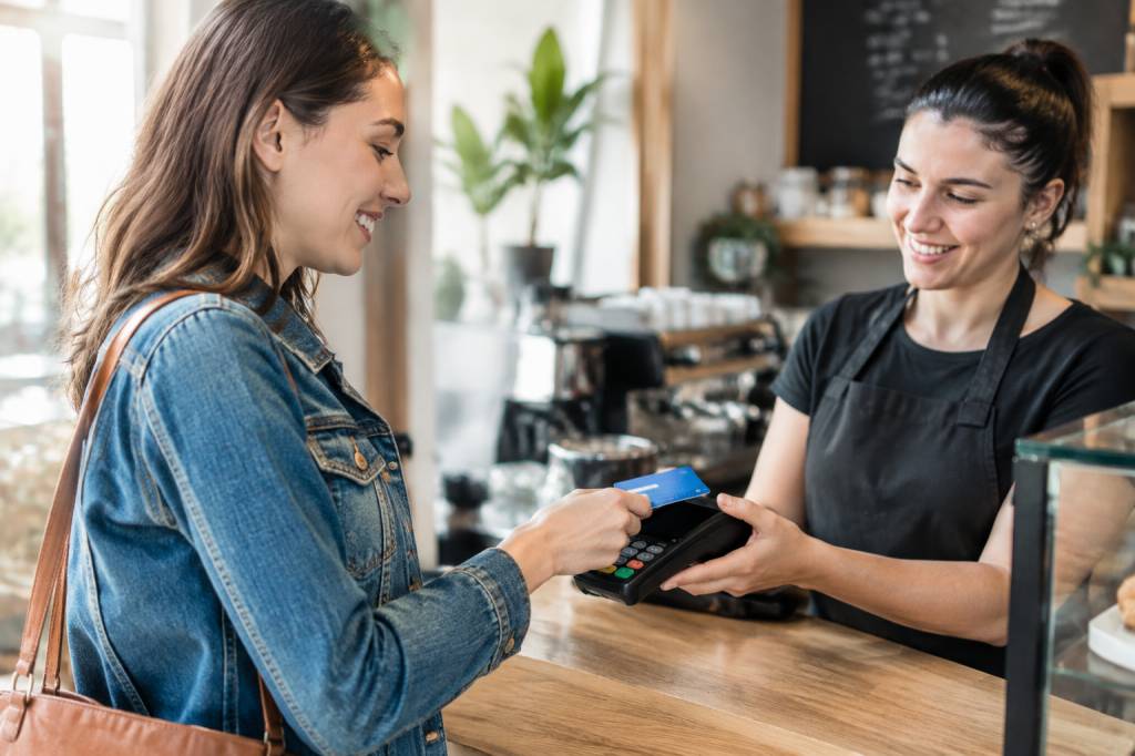 Frais de carte bancaire pour les commerçants : comment les réduire ?